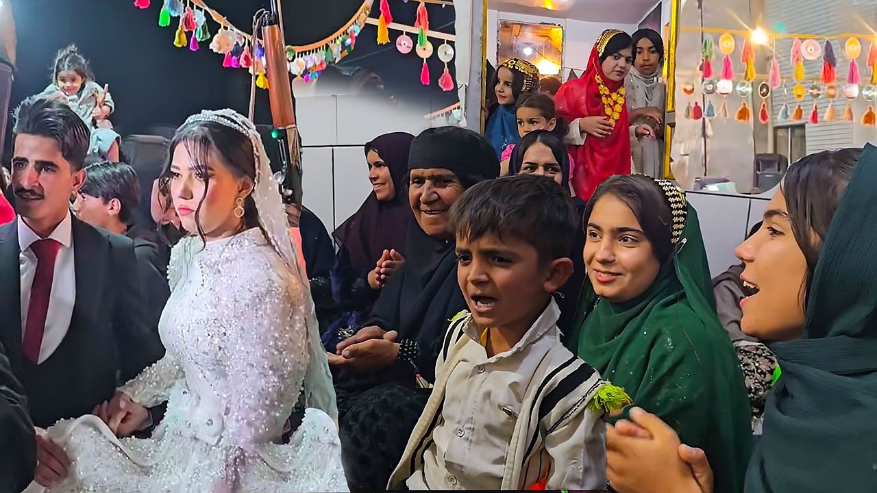 Medina's song at the Lor people's wedding