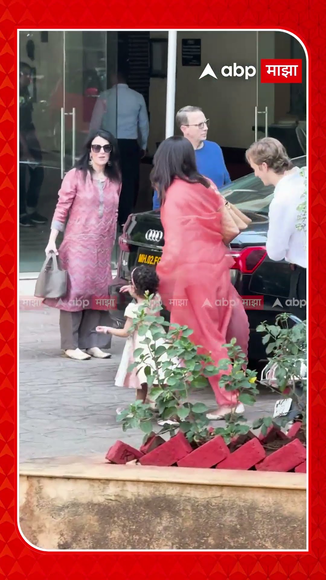 Priyanka Chopra With Daughter : प्रियांकाच्या लेकीचा क्यूट वॉक