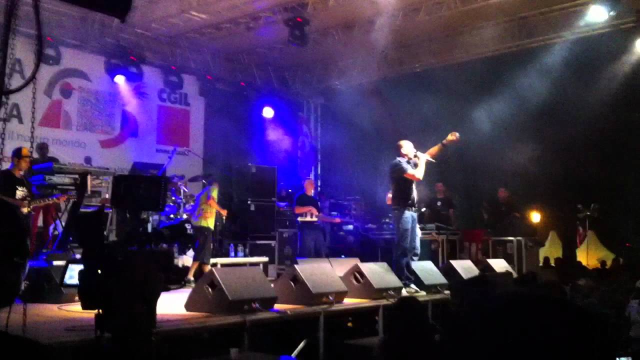 Sud Sound System Le Radici Ca Tieni.MOV YouTube