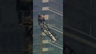 Russian daredevils stage stunt atop Empire State Building Russian daredevils stage stunt atop Empire State Building