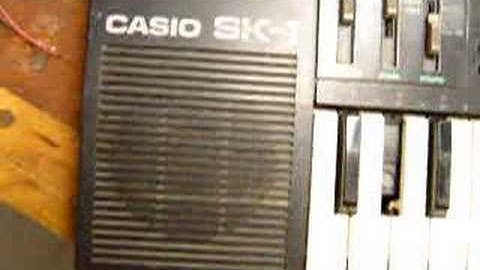 Casio SK-1 with to 74C14 4066 6 Oscillator Tea Box Video 4