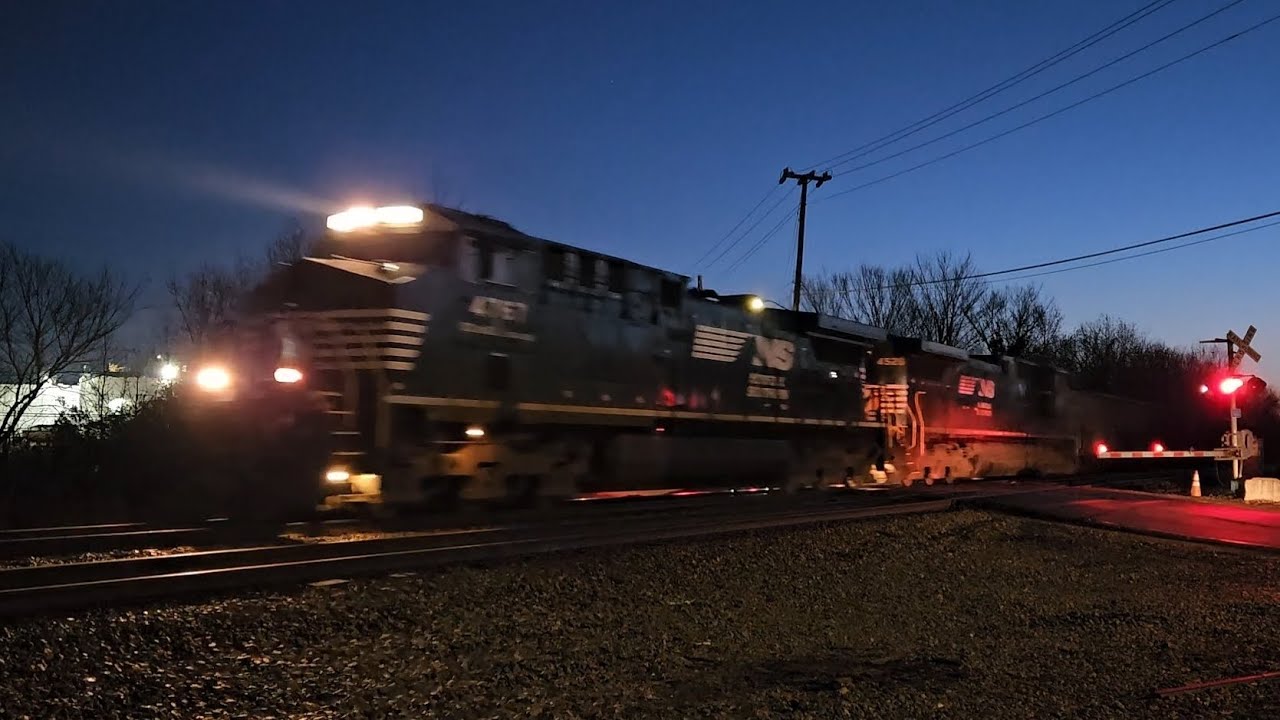 NS 813 Coal Empties for West Virginia 01/07/26