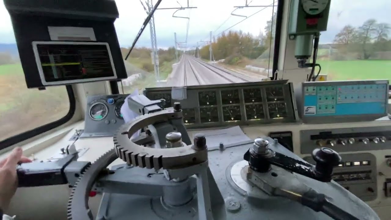 SŽ 342-005 “Moped” cab ride