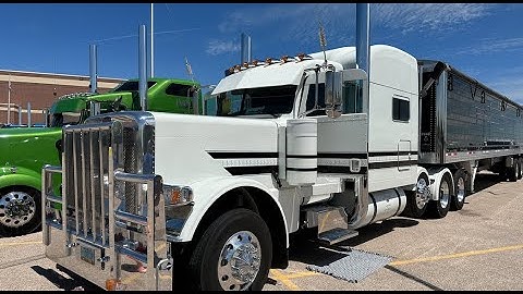 Livestock feed hauler’s high-powered 2008 Peterbilt 389
