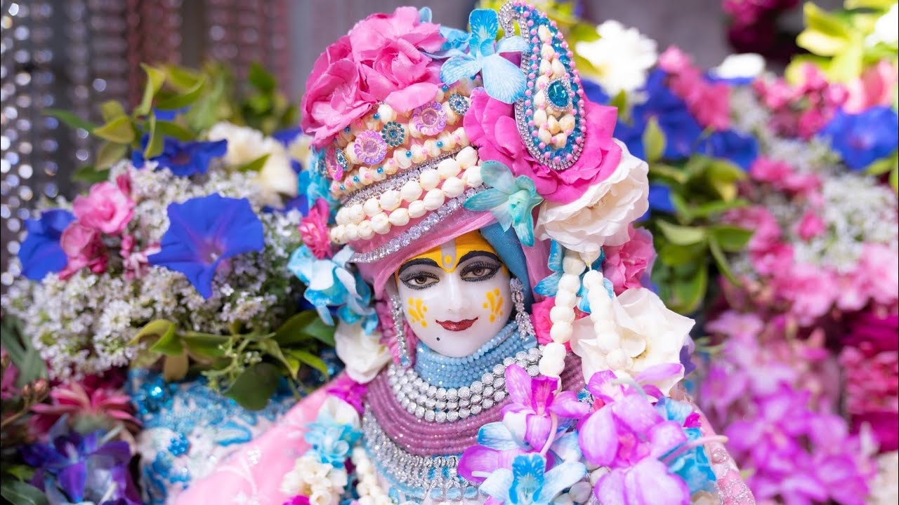 सुनि मेरौ वचन छबीली राधा , सुभग गोरी के गोरे पाँइ , वृंदावन की शोभा देखत - पद