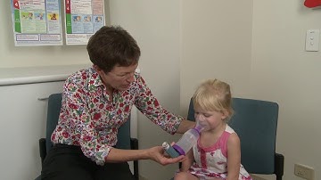 Aiming for Asthma Improvement: Using a spacer with face mask for a young child in Korean.