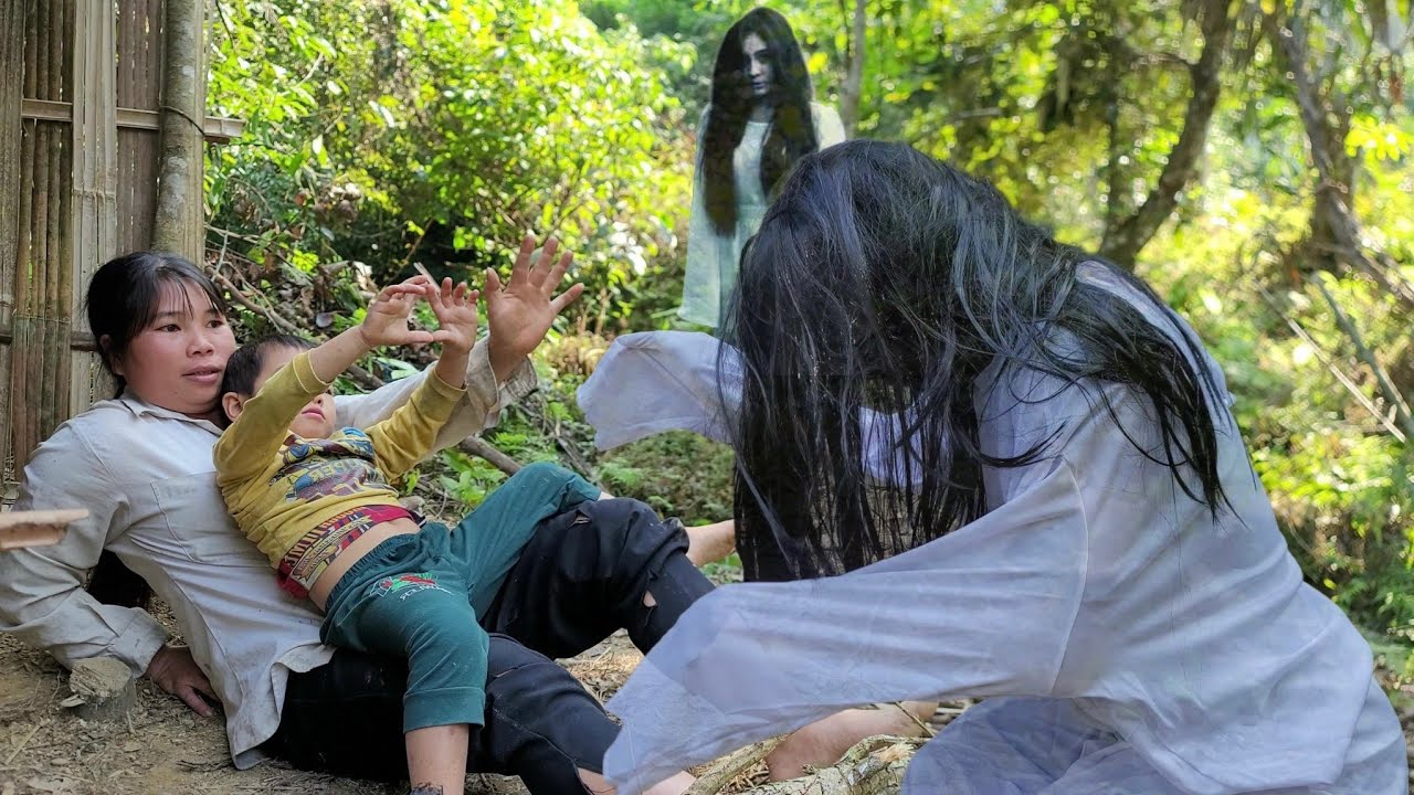 TIMELAPSE: 120 Days of living in the forest attacked by ghosts - Building a new life