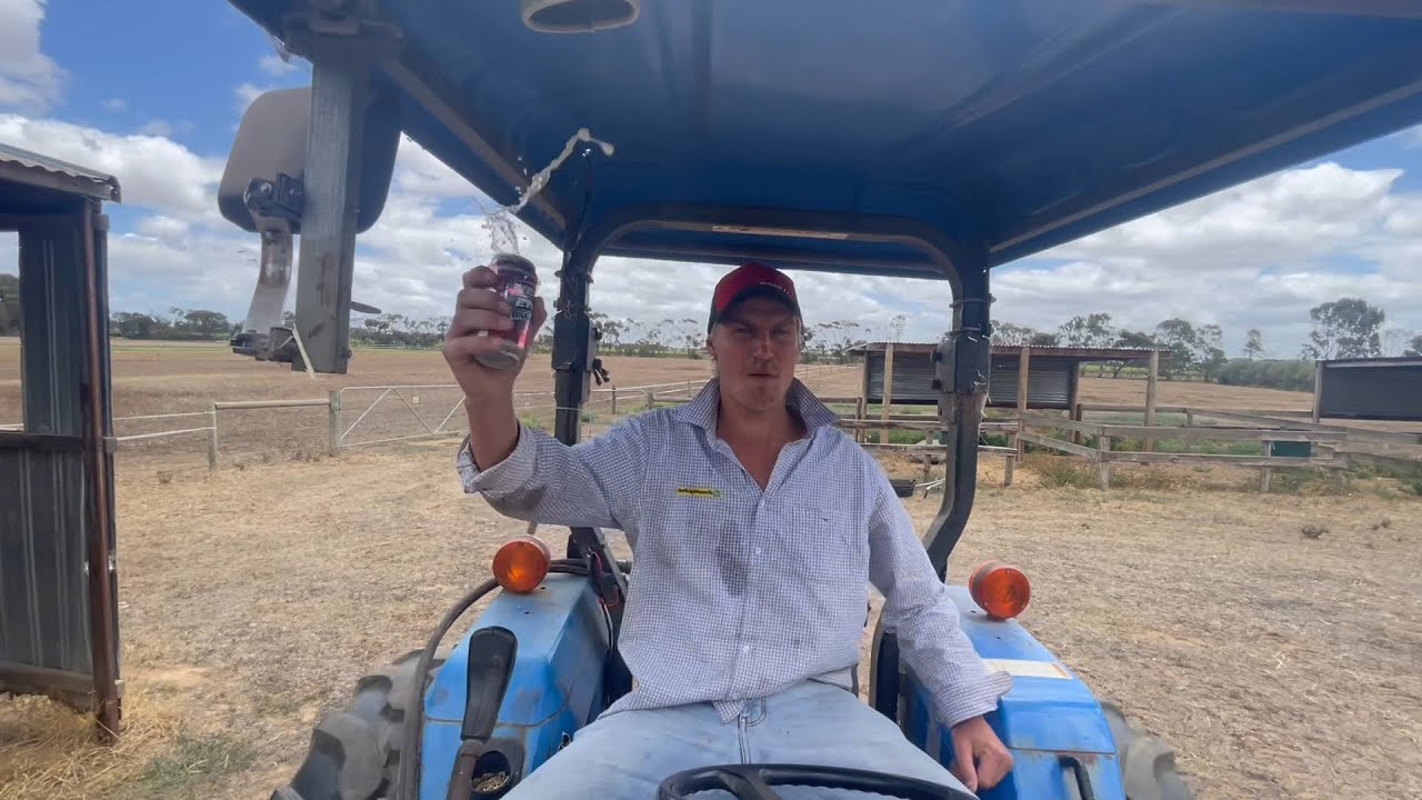 Steal Capz - In My Tractor (Music video)