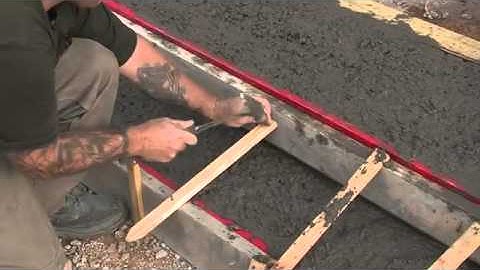 ‪Concrete Step Form Liners - Pouring Concrete Steps‬‏ - YouTube.flv