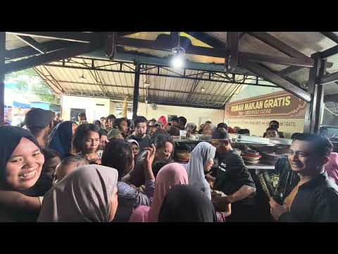 HUNDREDS OF PEOPLE COME TO THE FREE RESTAURANT,,,, RMG STAFF OVERWHELMED 🔥🔥🔥