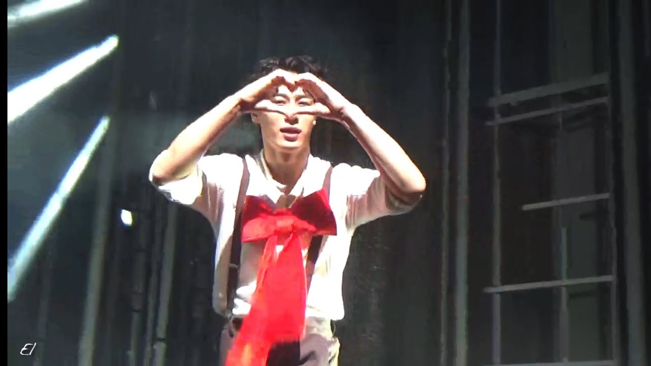 251223 뮤지컬 에비타 Christmas 앵콜 And The Money Kept Rolling In(And Out) - 김성식(KIMSUNGSIK) focus