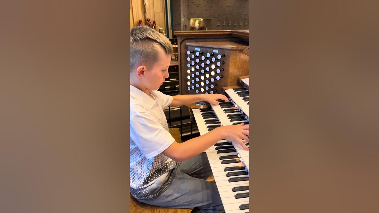 Rodgers Infinity 489, 10 year old playing Beethoven Moonlight Sonata 3rd movement Rodgers Infinity 489, 10 year old playing Beethoven Moonlight Sonata 3rd movement