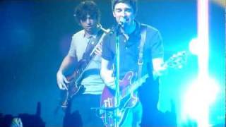 Noel Gallagher's High Flying Birds - The Importance Of Being Idle (06.12.11)