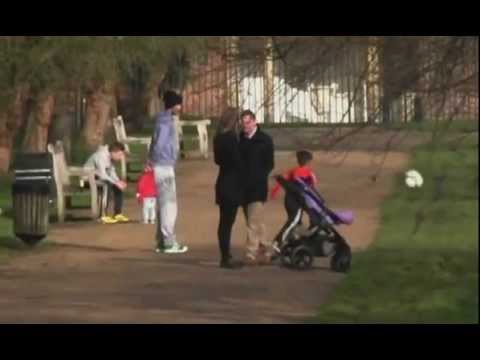 Video: Harper Beckham treedt in de voetsporen van moeder