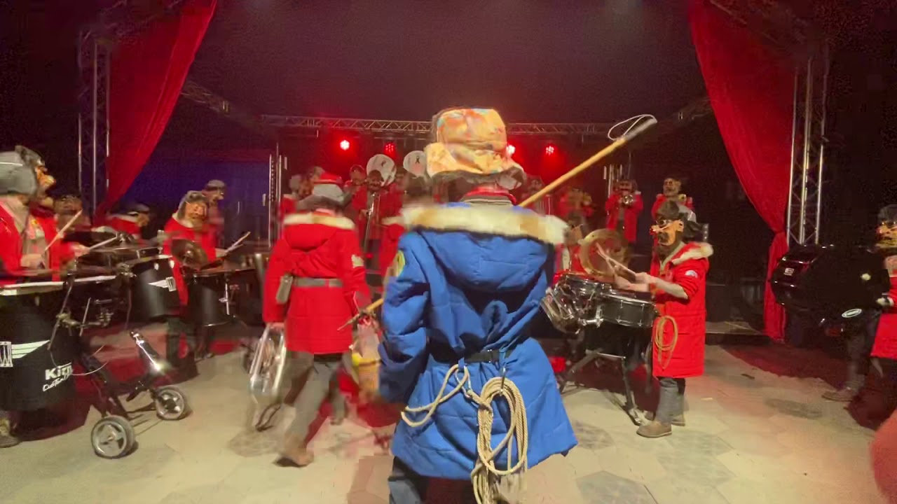 Tschäddärä Gugge Lörrach - Intro Out of the Dark (Falco)