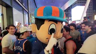 Knicks Fans Celebrate Game 2 win vs. Indiana with EPIC PARTY outside Madison Square Garden