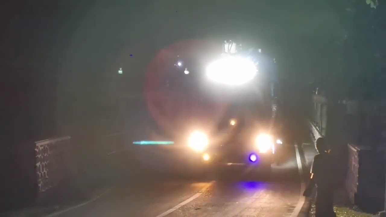 Watch Bismillah hirohman hirohim, semoga kuat jembatan lewi lutung di lewati truk muatan travo 100 ton on YouTube Watch Bismillah hirohman hirohim, semoga kuat jembatan lewi lutung di lewati truk muatan travo 100 ton on YouTube