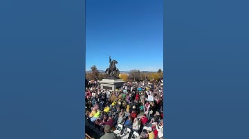 Crowd at Oct 18, 2025, No Kings rally in Helena
