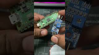 Find objects without touching them using this IR Sensor  #raspberrypi #micropython