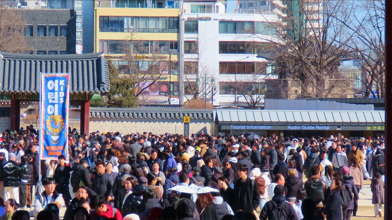 Insane Crowds at Gyeongbokgung! 🏮 Lunar New Year Walking Tour