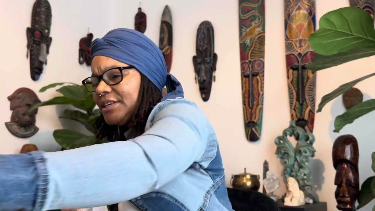 ЭТОТ МУЖСКОЙ ЧЕЛОВЕК ПРОШЕЛ ПРОЙТИ ПУТЬ. БАБУШКА ХОЧЕТ, ЧТОБЫ ВЫ Вдвоем были вместе.