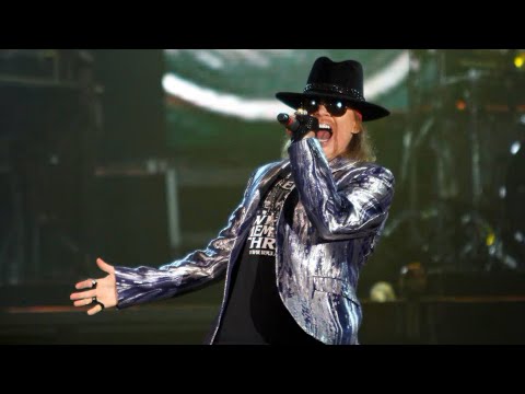 Axl Rose's AMAZING Vocals in 2010!
