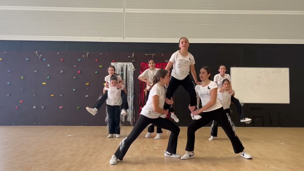 Las chicas valientes  del Colegio la Concepción de Ontinyent