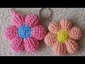 Chaveiro amigurumi / Flor de crochê