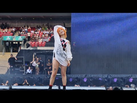 The Eras Tour 2024 : Paramore (Live in London, UK - London Wembley Stadium)