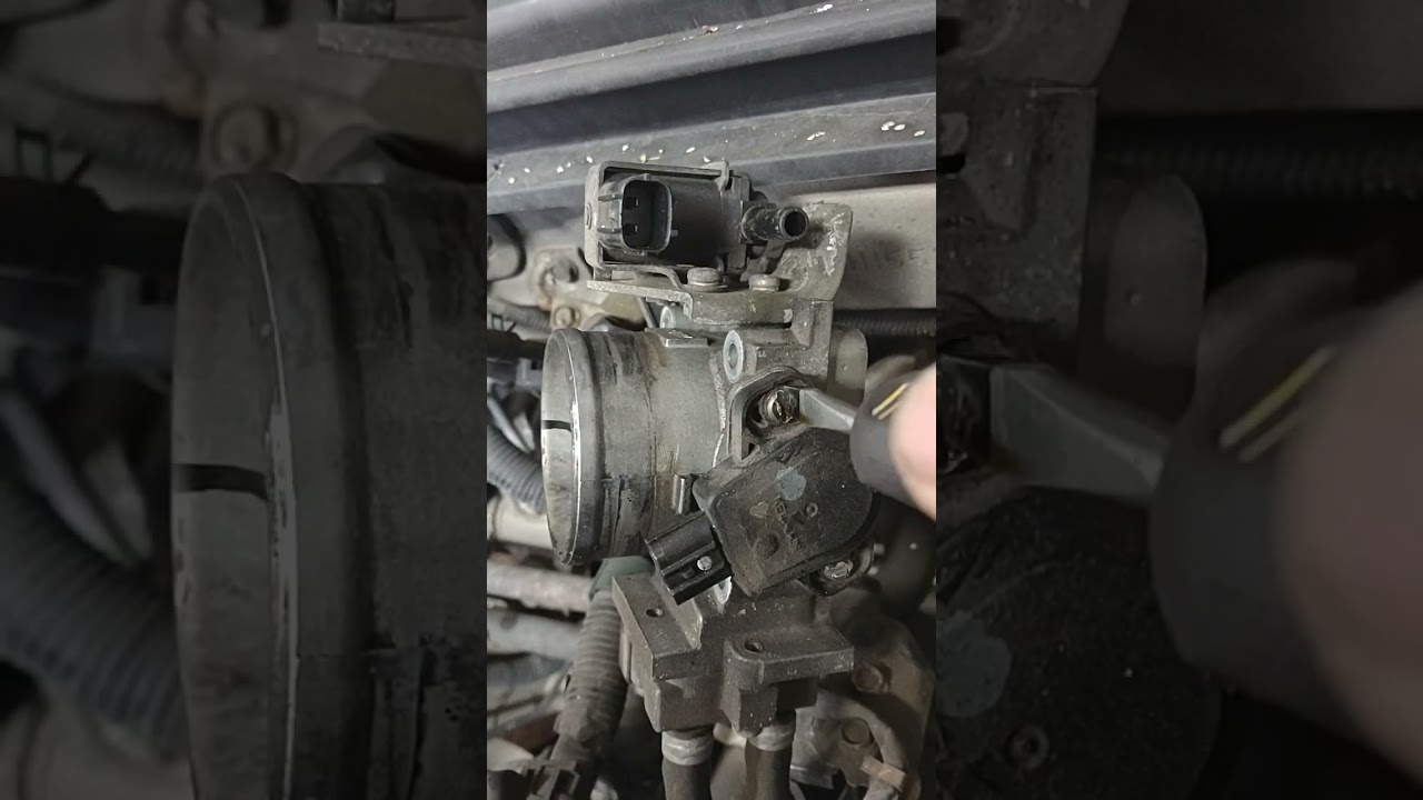 Honda Civic 1.7 TPS rivet removal