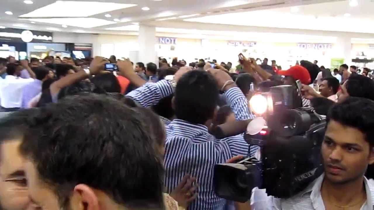 Prithviraj and indrajith at QATAR LULU Hypermarket