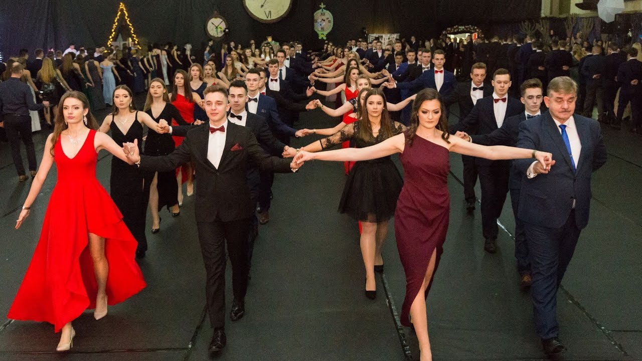 Studniówka III LO w Ostrołęce - polonez