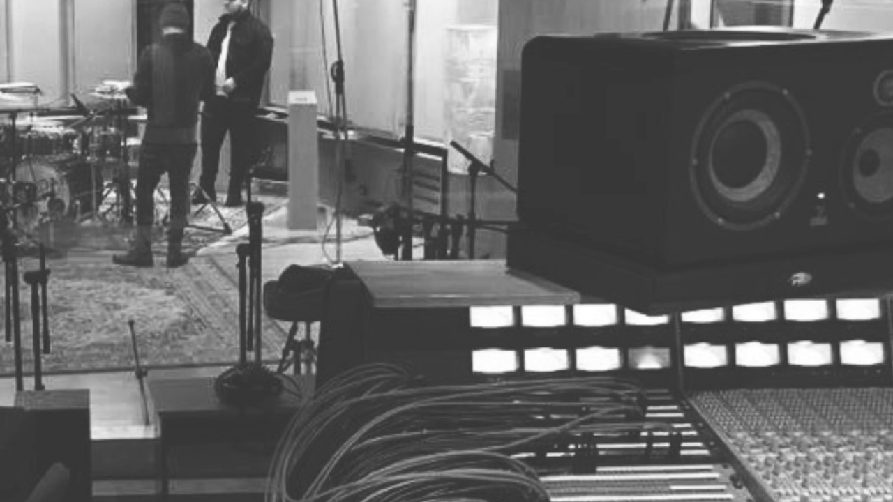 Thriller Thriller - Skeletons