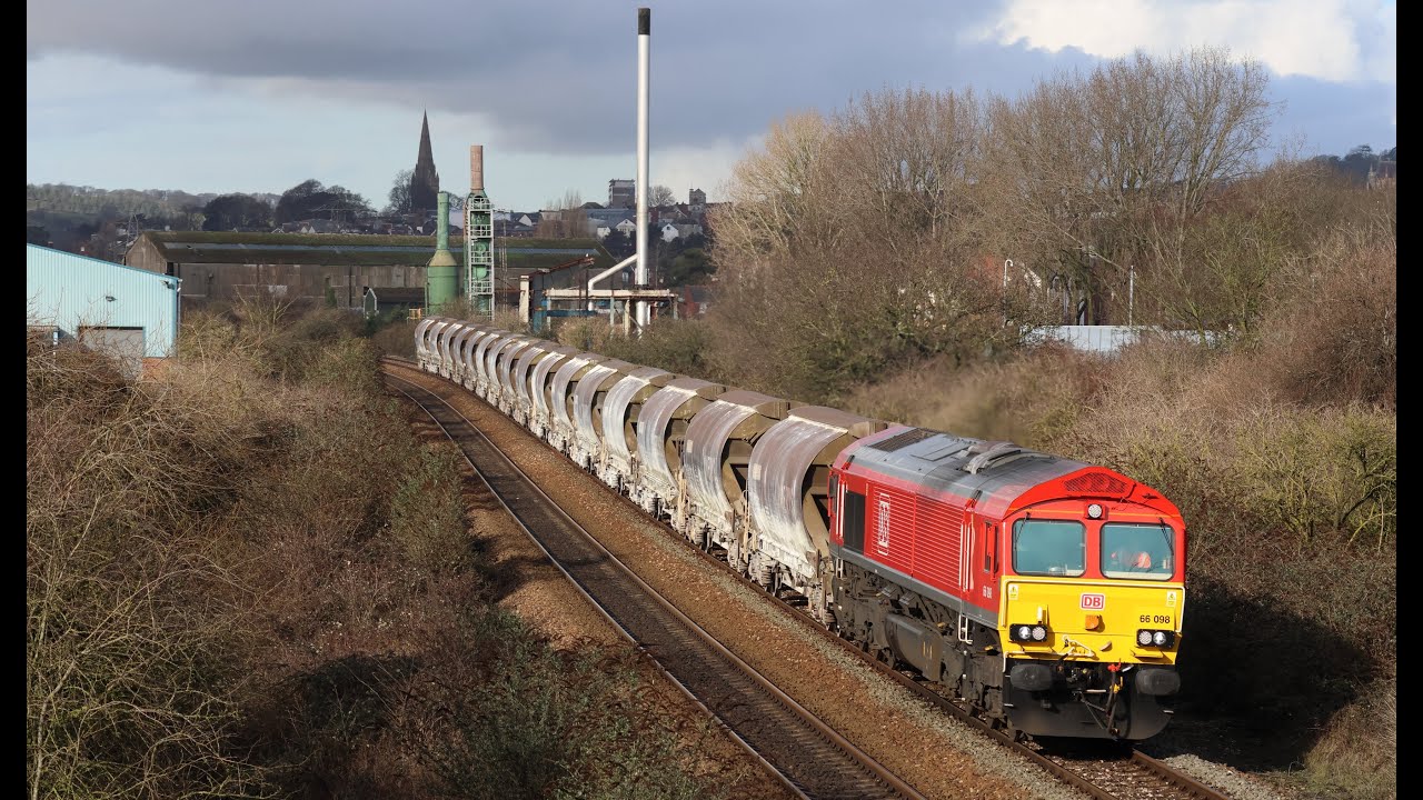 66098 with China Clay empties passing Marsh Barton - 17th Jan 2026