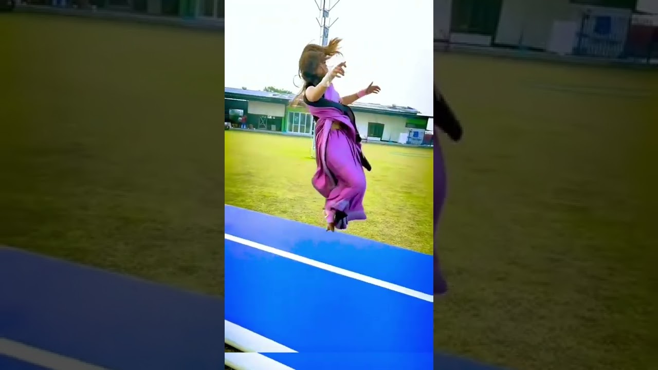 BACK FLIP IN A SAREE - BEAUTIFUL & VERY TALENTED GIRL BACK FLIP IN SAREE