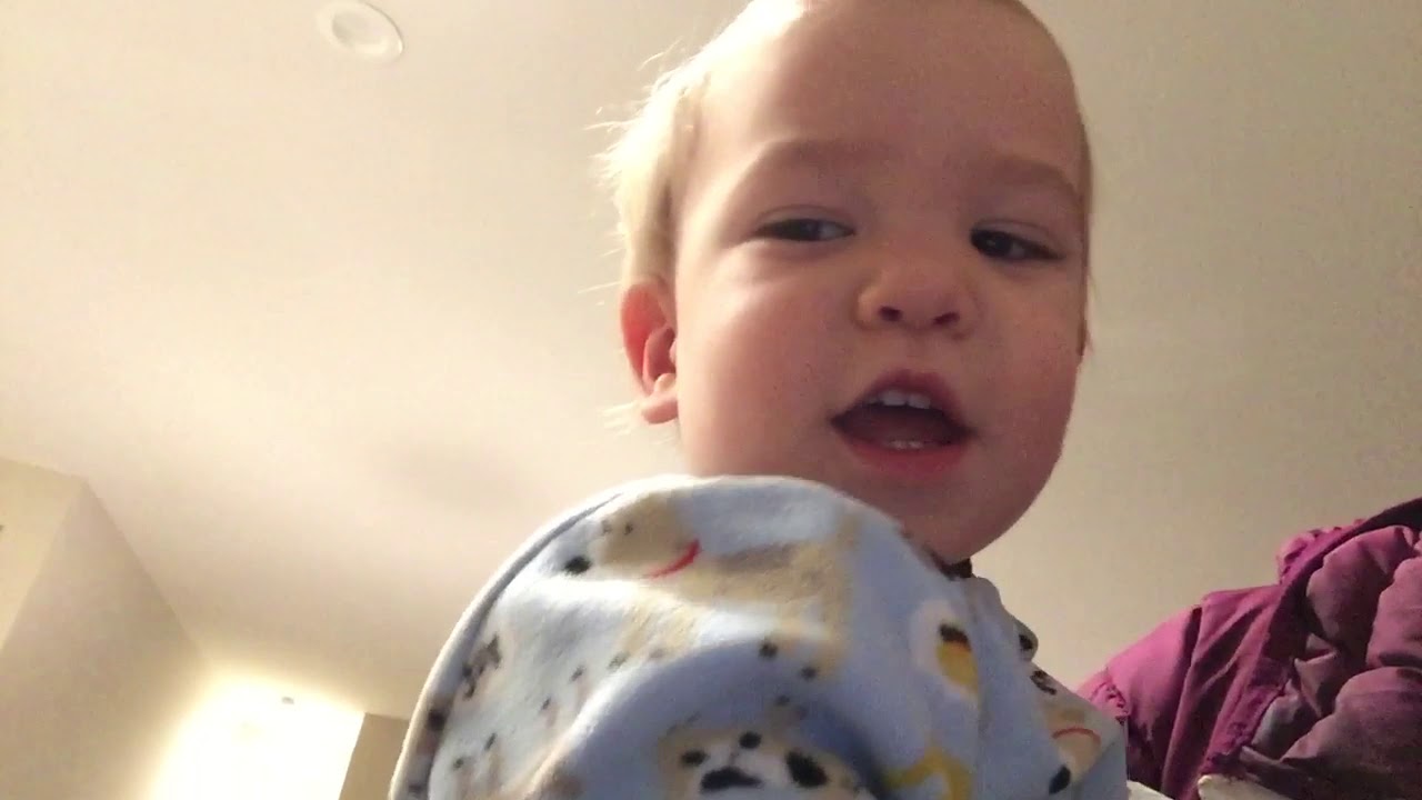 Unjingan telling Alexa to play Baby Shark! YouTube