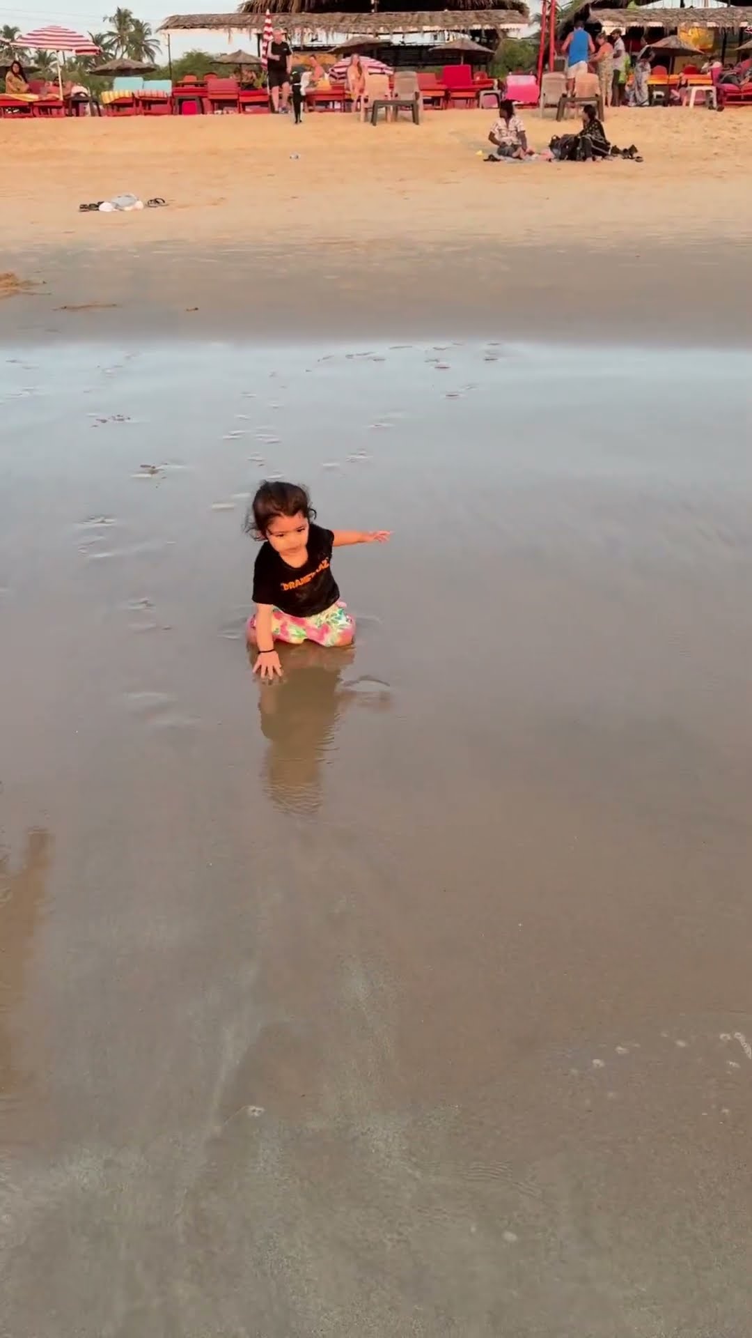 Cute baby to gir gai