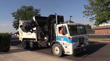 1990 Peterbilt Heil Curve Shell 7000