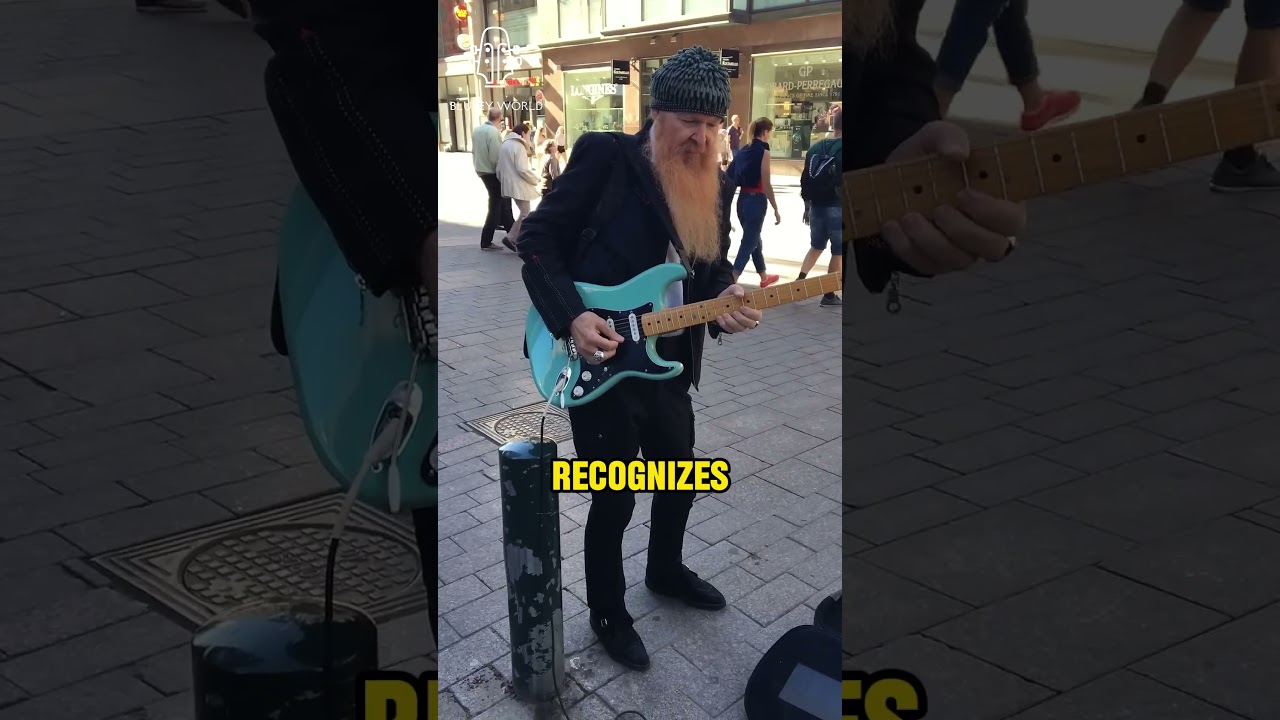 Билли Гиббонс играет на улице 