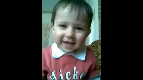 طفل من روسيا يقرأ سورة الفاتحة و سورة الاخلاص و الله رائع