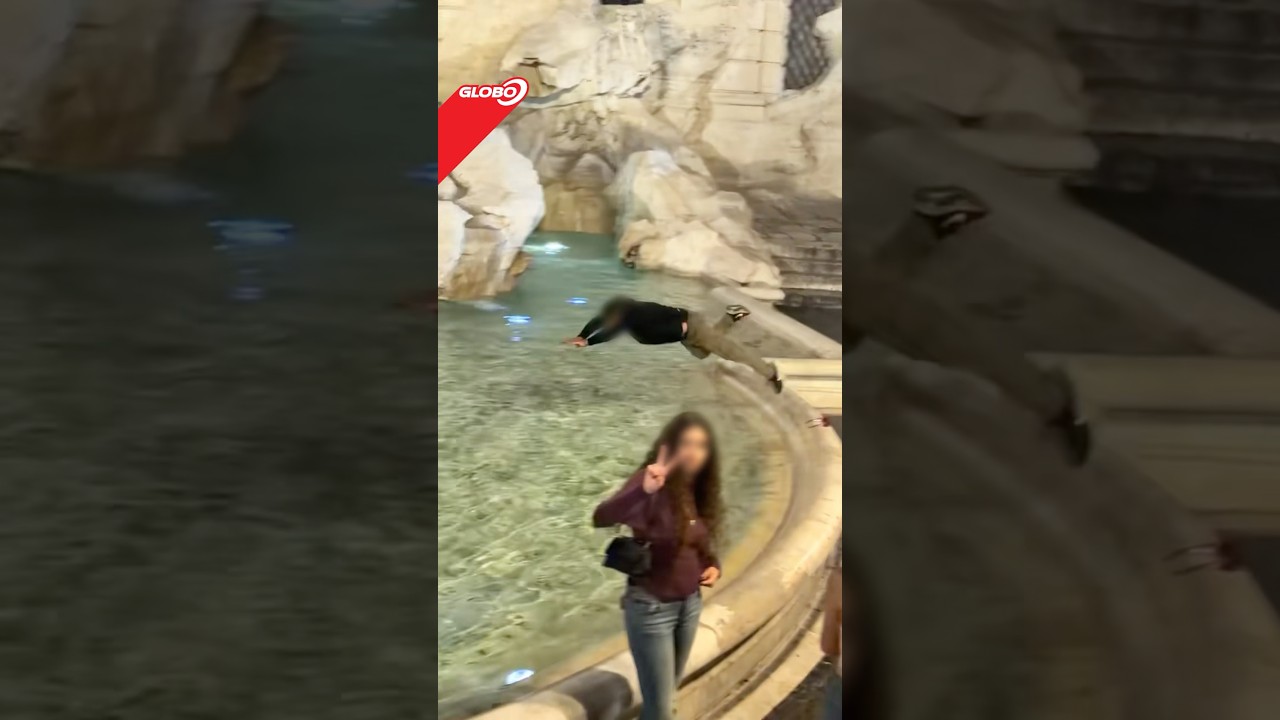 Si tuffa nella Fontana di Trevi