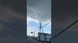 【速報】新潟県村上市で「ろうと雲」出現　竜巻発生の恐れ・現地映像#新潟 #村上市 #ろうと雲 #竜巻 #突風 #雷雨 #ゲリラ豪雨 #異常気象 #自然災害 #shorts