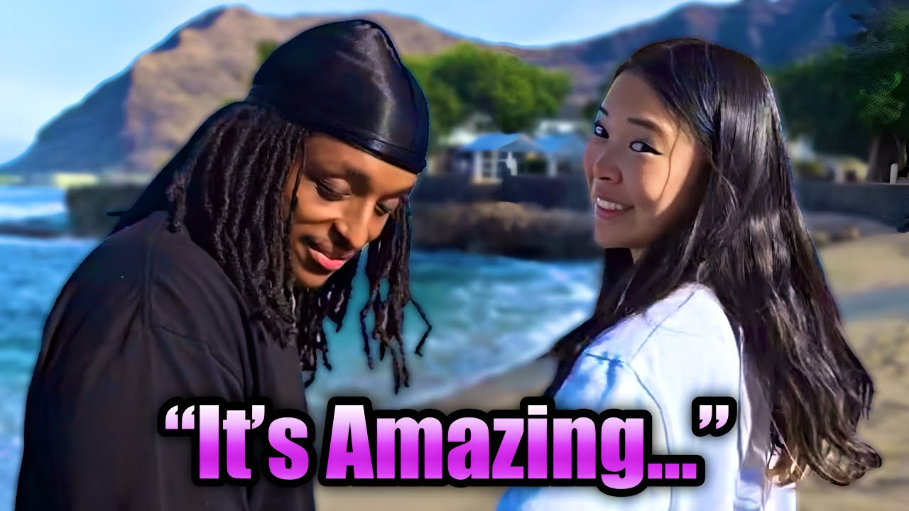 Agent & ExtraEmily Walk to the Beach Together…