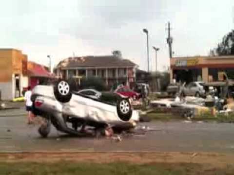 This video is at 15th and McFarland in Tuscaloosa ...