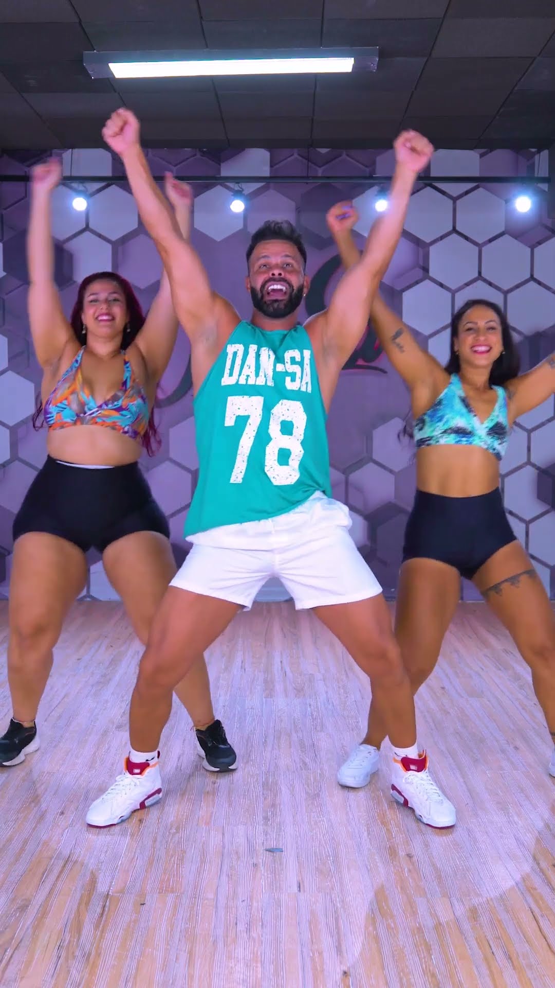 Bate Lata - Banda Beijo - Dan-Sa / Daniel Saboya (Coreografia) #shorts