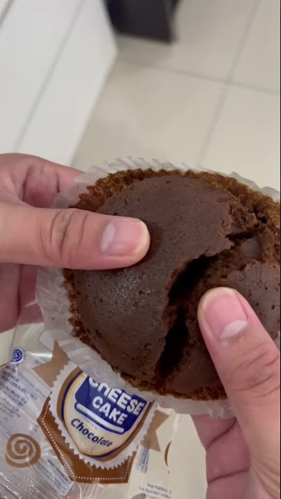Cheesecake Chocolate 🤤 #shorts #sariroti #viral #food #foodie #indonesia #eating #happy #jakarta