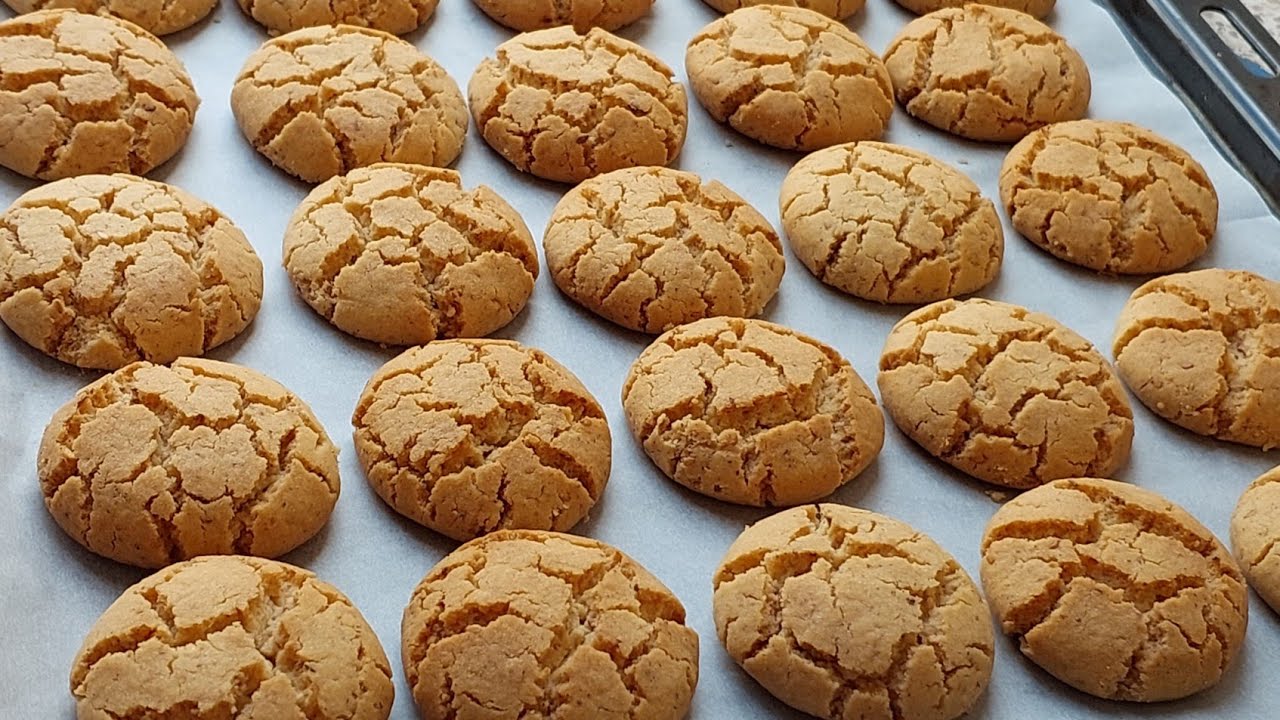 غريبة البهلة معتمدة عندي باللوز و الزنجلان مشققة و مذاق خطيييير ولا اروع