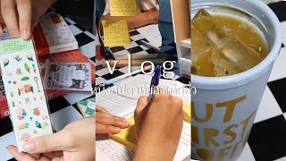 Vlogเด็กซิ่ว✨️ | อ่านหนังสือ , แกะพัสดุ , จัดโต๊ะ , กาแฟ 🌸