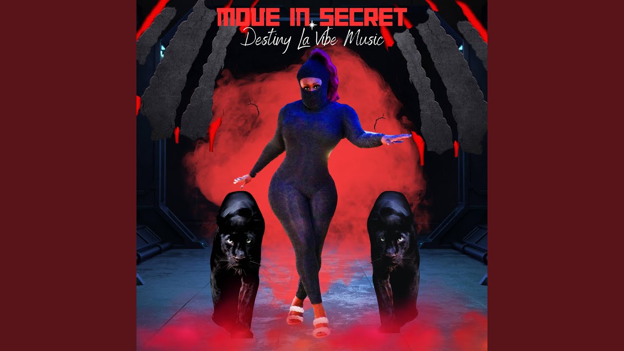 Move In Secret bekijken op YouTube