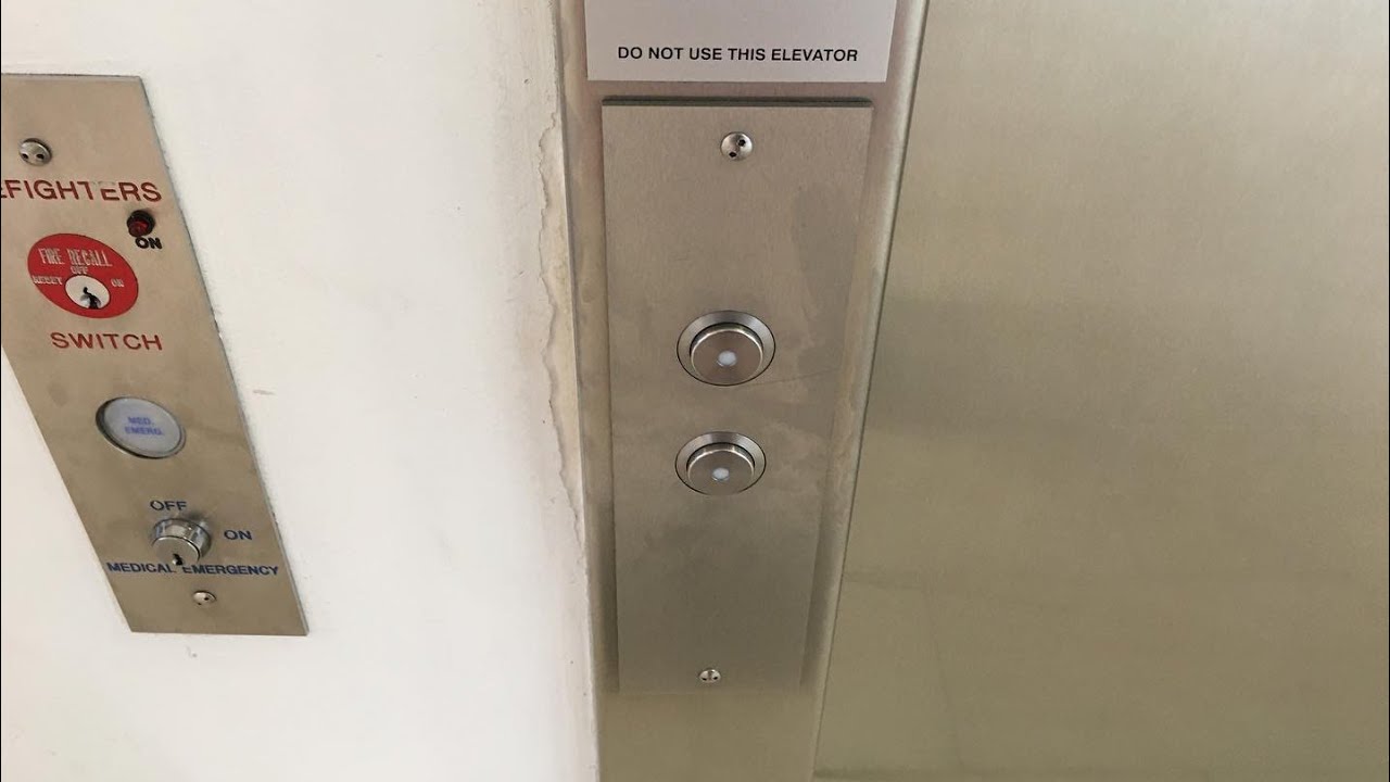 Braintree, MA: Tall 2009 Schindler HT 330A Hydraulic Exterior Elevator in the Target Store at SSP